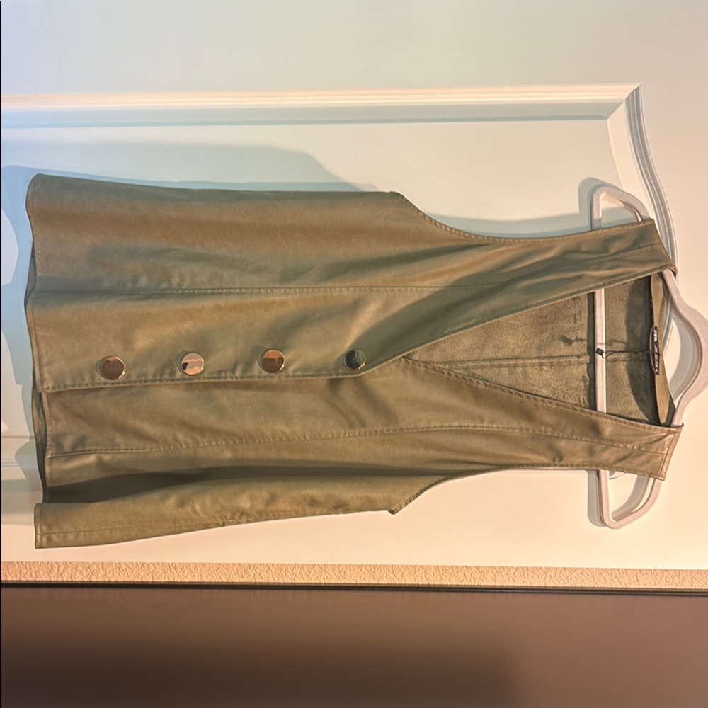 Stylish leather Tan Sleeveless Vest